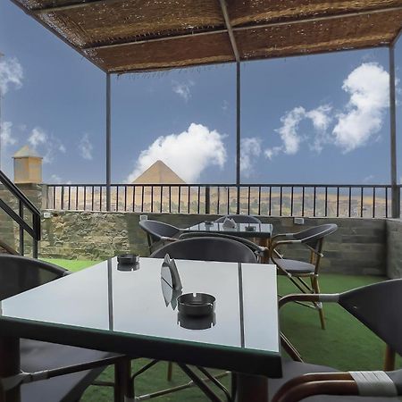 Pyramids Tower View Inn Nazlet el Simman Exterior photo