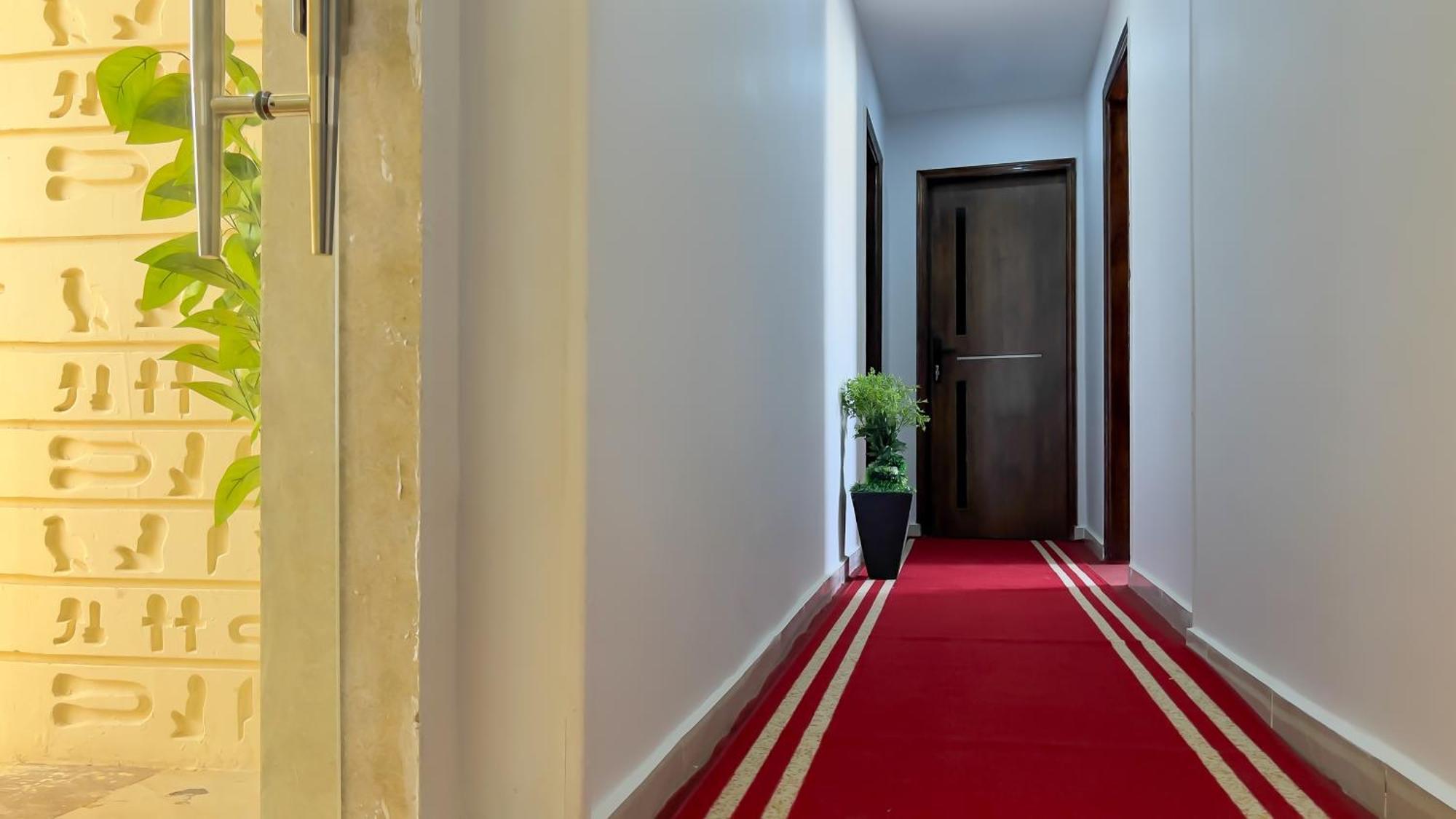 Pyramids Tower View Inn Nazlet el Simman Exterior photo