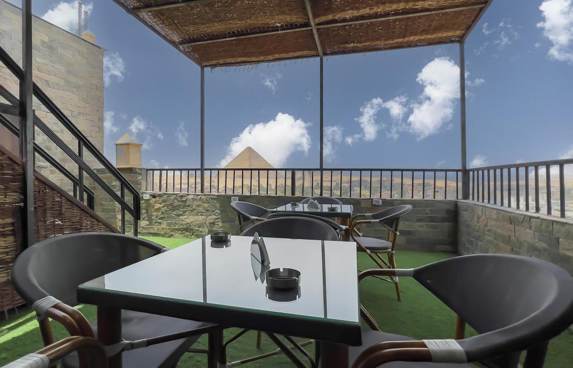Pyramids Tower View Inn Nazlet el Simman Exterior photo